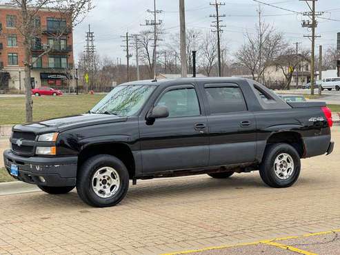 2005 Chevrolet Avalanche 1500 4WD - - by dealer for sale in Aurora, IL