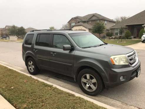 2009 Honda Pilot. Perfect commuter vehicle or 1st car for a new... for sale in Round Rock, TX