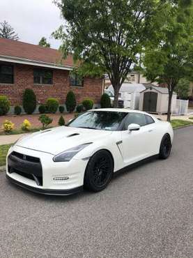 Nissan GTR 2014 24k MILES - cars & trucks - by owner - vehicle... for sale in Fresh Meadows, NY