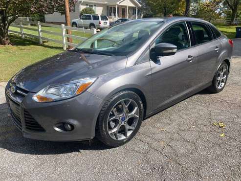2014 FORD FUCUS SE - cars & trucks - by owner - vehicle automotive... for sale in Duncan, SC
