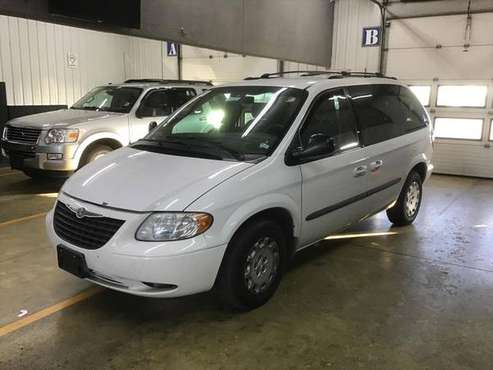 2002 Chrysler Voyager lx - cars & trucks - by owner - vehicle... for sale in milwaukee, WI