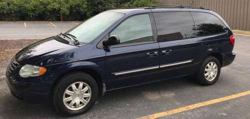 2005 CHRYSLER TOWN & COUNTRY (low miles) for sale in Bridgeview, IL