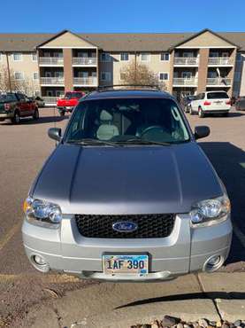 2007 Ford Escape XLT 4WD - cars & trucks - by owner - vehicle... for sale in Sioux Falls, SD