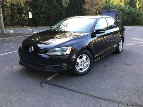 2014 Volkswagen Jetta SE!! New Tires!! Runs Perfect!! - cars &... for sale in Charlotte, NC