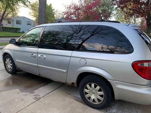 2006 Chrysler Town & Country Touring for sale in Chicago, IL