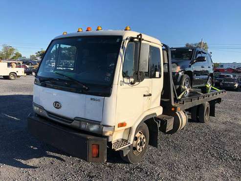 2000 Nissan diesel UD Rollback for sale in Ephrata, PA
