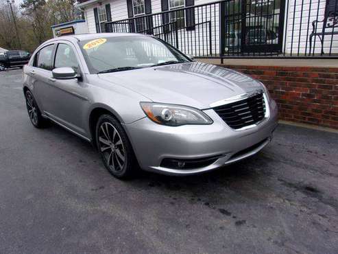 2013 Chrysler 200 4dr Sdn Touring GUARANTEED CREDIT APPROVAL! for sale in Burlington, NC