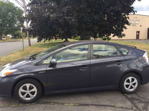 2012 Prius .. low miles .... moving sale - cars & trucks - by owner... for sale in West Hartford, CT
