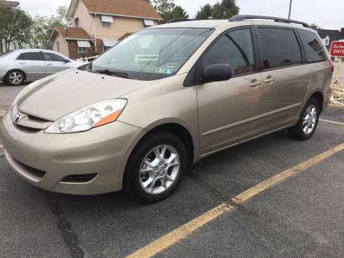 2006 Toyota Sienna Le All-wheel drive (great for sale in Steubenville, WV