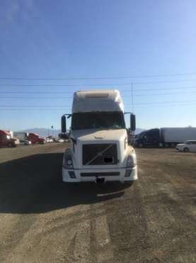 VOLVO VNL 670, TRUCK AND TRAILER for sale in Ontario, CA