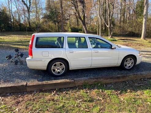 2007 Volvo V70 - cars & trucks - by owner - vehicle automotive sale for sale in Charlotte, NC