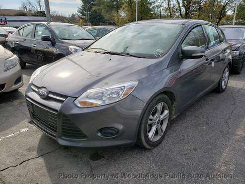 2014 *Ford* *Focus* *5dr Hatchback SE* Gray - cars & trucks - by... for sale in Woodbridge, District Of Columbia