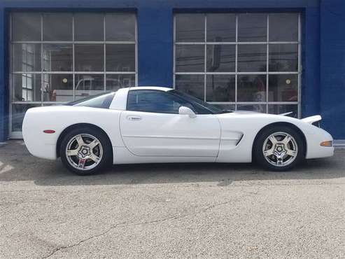 1998 *Chevrolet* *Corvette* *2dr Coupe* Arctic White for sale in Uniontown, PA
