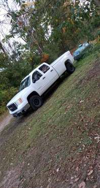 2008 gmc 2500hd 4x4 RUST FREE - cars & trucks - by owner - vehicle... for sale in Chippewa Falls, WI