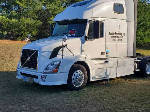 2008 Volvo vn - cars & trucks - by owner - vehicle automotive sale for sale in Mears, MI