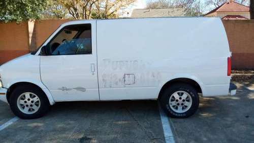 Clean title 2000 Chevrolet Astro cargo van v6 Mini work van trabajo... for sale in Plano, TX