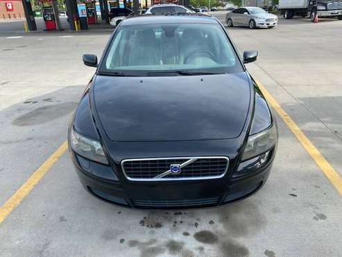05 Volvo S 40 looks runs and drives great 200 miles for sale in Kansas City, MO