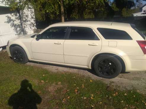2005 Dodge Magnum 2.7 GAS SAVER for sale in Springfield, OH