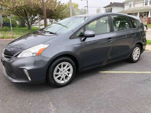 2014 Toyota Prius V , 2 owner vehicle excellent car inside and out for sale in Dayton, OH