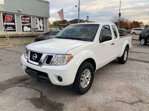 2015 Nissan Frontier ...LIKE NEW.. Perfect truck.guaranteed... for sale in Lowell, AR