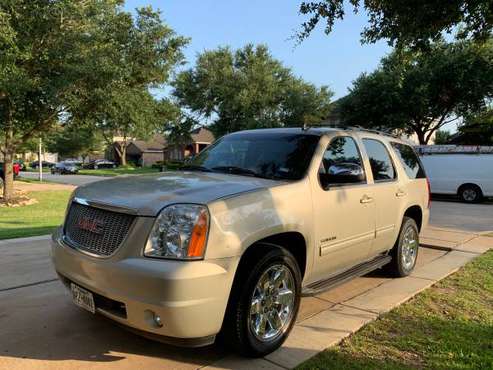 2013 GMC Yukon SLT - cars & trucks - by owner - vehicle automotive... for sale in Houston, TX