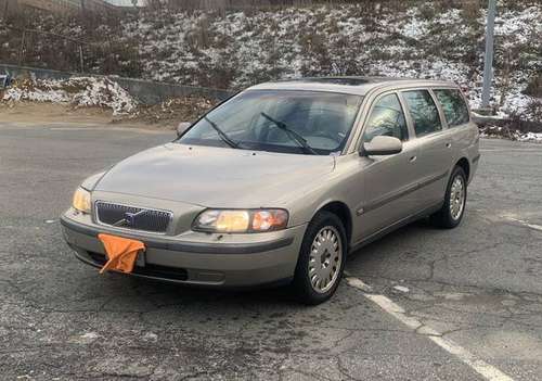 2001 Volvo V70 - cars & trucks - by owner - vehicle automotive sale for sale in Marblehead, MA