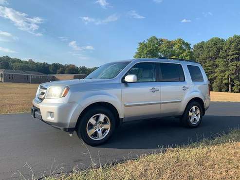 2011 Honda Pilot EX (third row leather) for sale in Chattanooga, TN