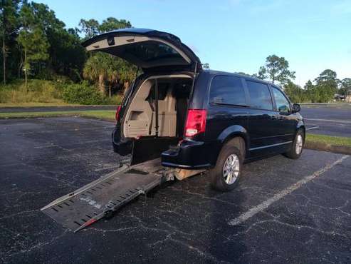 Handicap Van - 2013 Dodge Grand Caravan - cars & trucks - by dealer... for sale in Boca Raton, FL