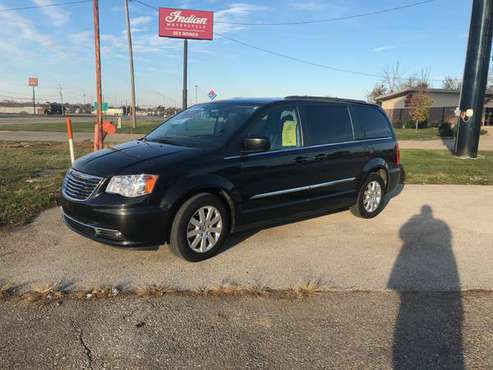 2016 CHRYSLER TOWN & COUNTRY - cars & trucks - by owner - vehicle... for sale in Des Moines, IA