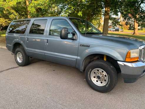 FIRST 3000 BUYS IT 2000 FORD EXCURSION 4X4 XLT VERY LOW MILES !!!!! for sale in Wyoming, PA