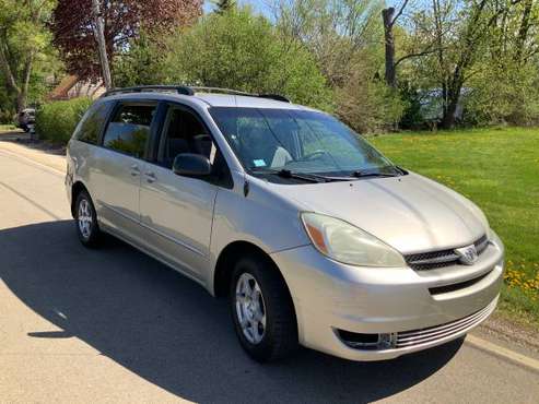2005 Toyota Sienna LE, 8 passenger for sale in West Chicago, IL