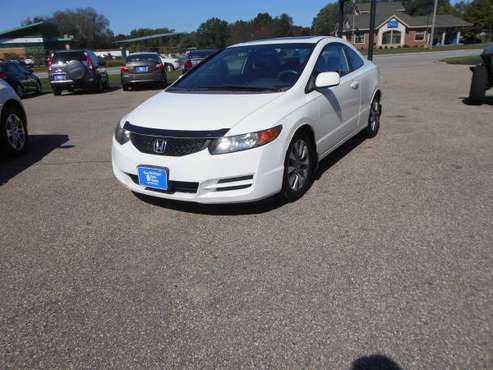09 Honda Civic EX w/ Navigation and moonroof. Excellent condition. for sale in Kalamazoo, MI