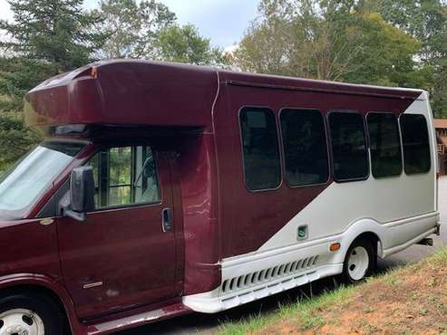 08 Chevy 6.6 Duramax Diesel Bus for sale in Burnsville, TN