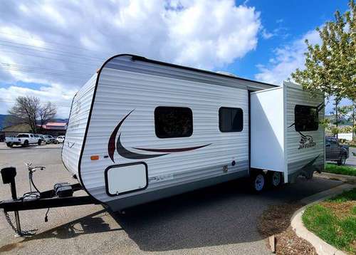 2015 Jayco Jayflight 24ft pull trailer, half ton towable - four seaso for sale in Helena, MT