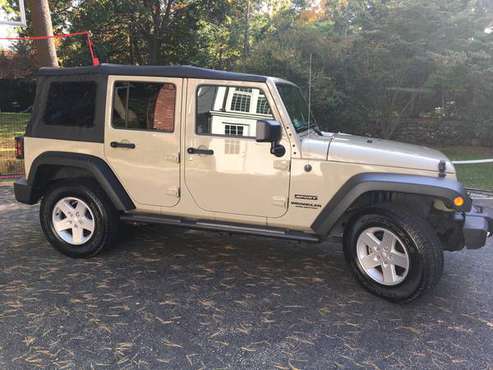 2017 Jeep Wrangler only 6k miles VERY CLEAN - cars & trucks - by... for sale in Wellesley Hills, MA