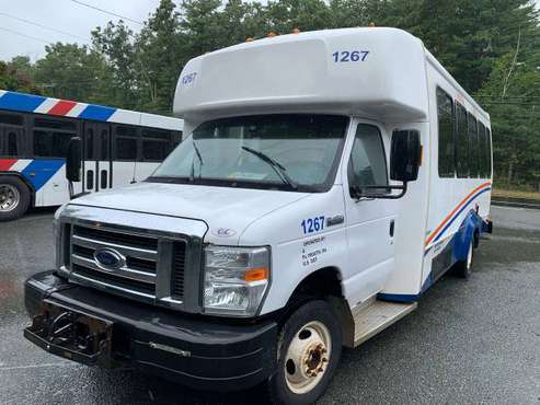 2013 Ford E-450 16 passenger bus with lift - cars & trucks - by... for sale in Randolph, MA