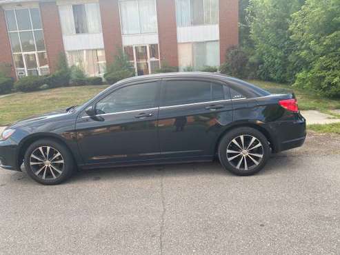2013 Chrysler 200 S - cars & trucks - by owner - vehicle automotive... for sale in Detroit, MI