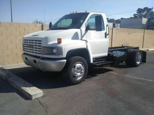 GMC C5500 Work Truck-GAS NO CARB ISSUE-NO CDL - cars & trucks - by... for sale in Burbank, CA