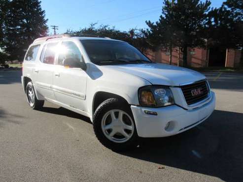 2002 GMC Envoy XL SLT 4WD 4dr SUV - cars & trucks - by dealer -... for sale in Bloomington, IL
