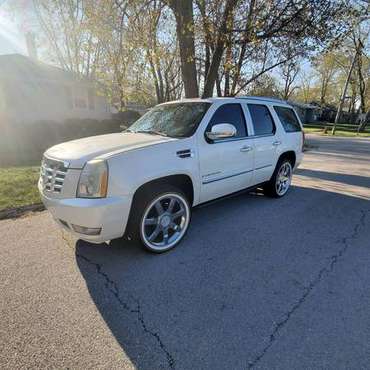 2009 Cadillac Escalade 3rd row, 22inch Vogues, NAVIGATION & Clean for sale in Lansing, IL