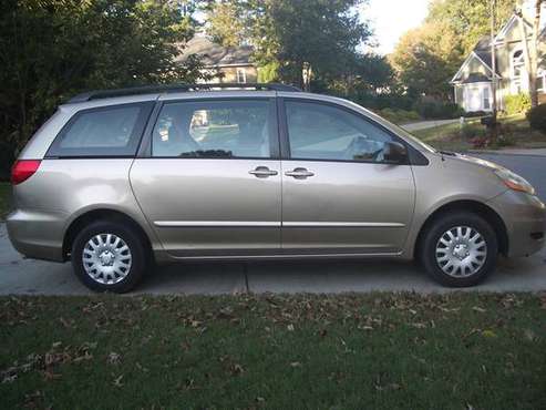 2006 Toyota Sienna private owner 0 accident 0 problem - cars &... for sale in Atlanta, GA