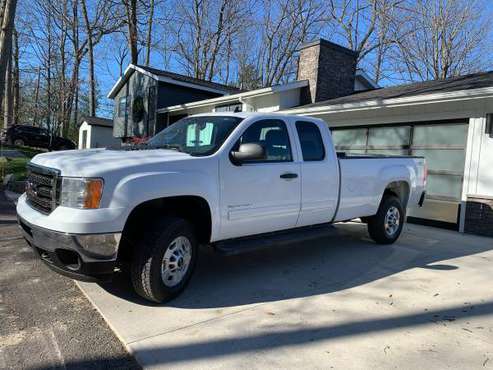 2011 GMC 2500HD 4WD - cars & trucks - by owner - vehicle automotive... for sale in Grand Rapids, MI