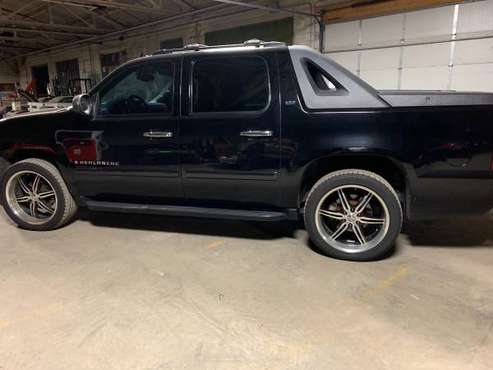 2008 Chevy Avalanche for sale in Waupun, WI