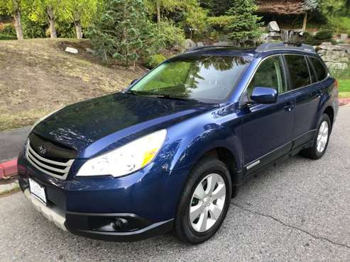 2011 Subaru Outback 3.6R Limited AWD --Clean title, Loaded, Auto-- -... for sale in Kirkland, WA