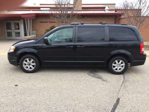 2008 Chrysler Town and Country - cars & trucks - by owner - vehicle... for sale in Janesville, WI