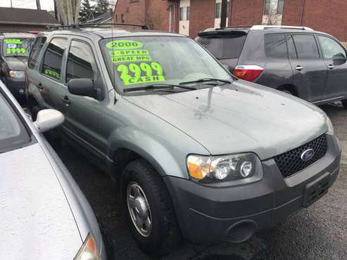 2006 FORD ESCAPE -- IN HOUSE FINANCING AVAILABLE !!! - cars & trucks... for sale in Everett, WA