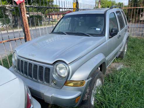 2006 Jeep Liberty Limited (No tiene motor) - - by for sale in Brownsville, TX