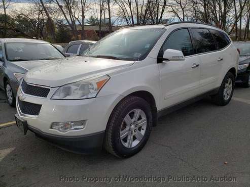 2011 *Chevrolet* *Traverse* *FWD 4dr LT w/2LT* White - cars & trucks... for sale in Woodbridge, District Of Columbia