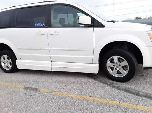 HANDICAP VAN - cars & trucks - by owner - vehicle automotive sale for sale in Blackwater, MO