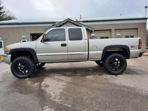 2004 GMC Sierra 1500 Ext Cab 4x4 LIFTED SOCAL TRUCK! - cars & for sale in Lakeland, MN